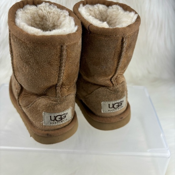 UGG WINTER BOOTS SIZE 10 TODDLER - Picture 3 of 13